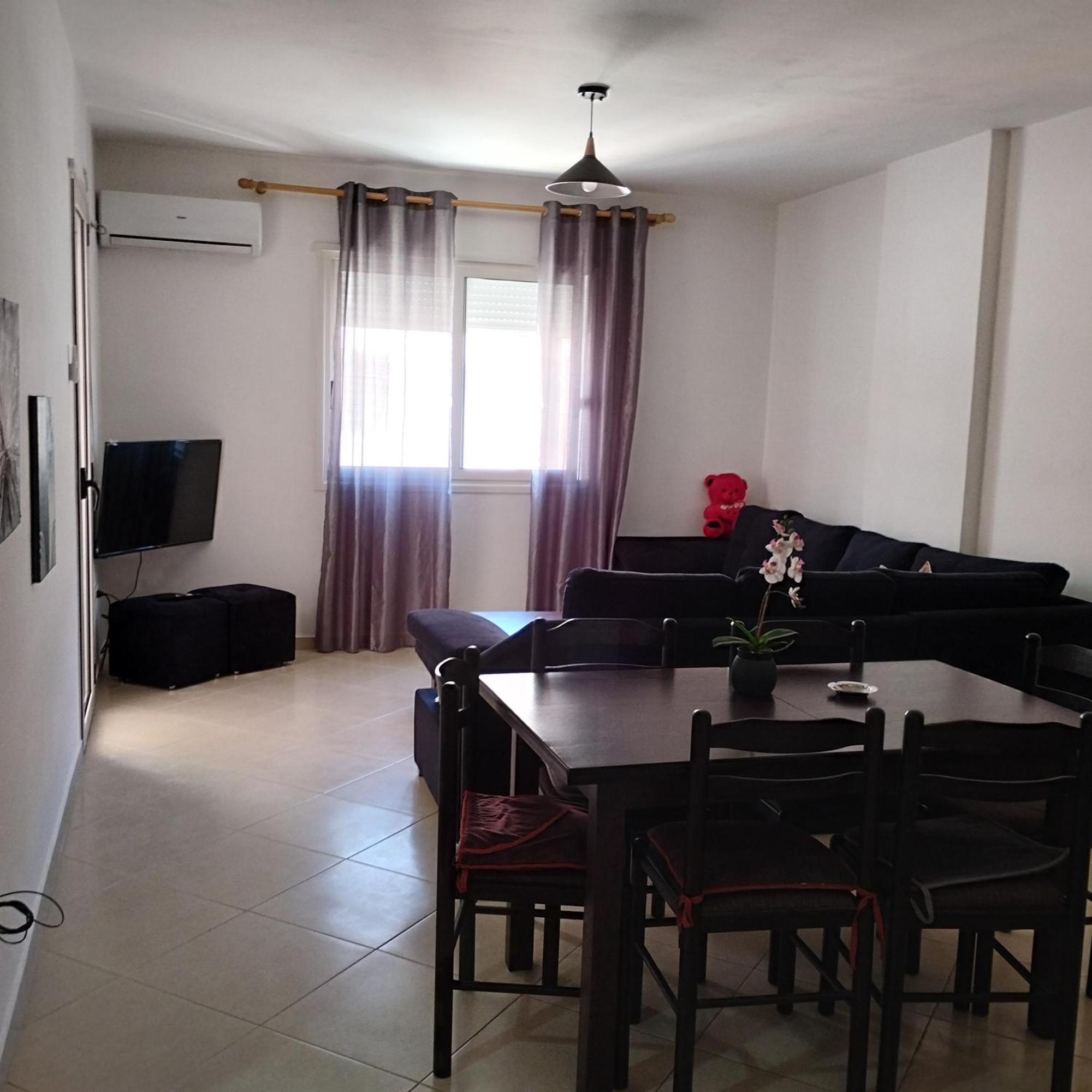 Hergi Apartament Vlore Exterior photo