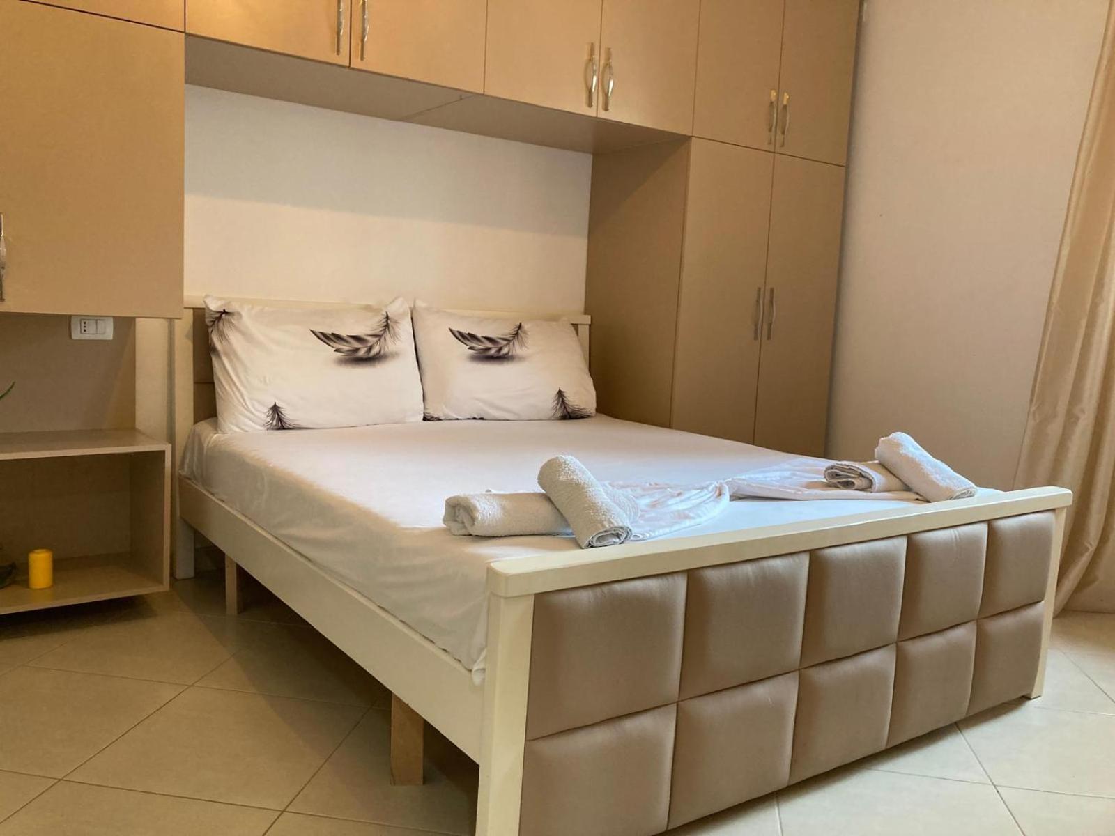 Hergi Apartament Vlore Exterior photo